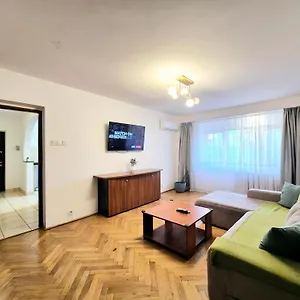 Next 2 Parliament - Tranquil Unirii - Airy & Comfy With Parking Appartamento
